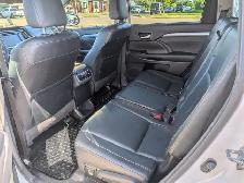 2016 Toyota Highlander - Photo 16