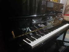 Yamaha Upright Piano – Excellent Condition (9/10) - Photo 6