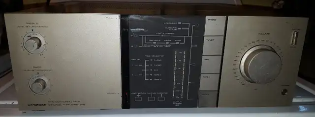 Pioneer model A-9 Amplifier FOR PARTS OR REPAIR.