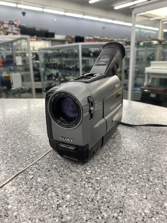 Sony CCD-TRV82 Camcorder