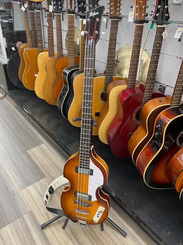 Hofner B-Bass Hi Series Bass Guitar