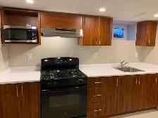 ALL-INCLUSIVE 3 Basement Rooms – Newly Renovated, Large windows - Photo 7
