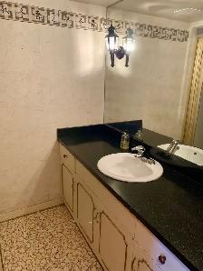ALL-INCLUSIVE 3 Basement Rooms – Newly Renovated, Large windows - Photo 9