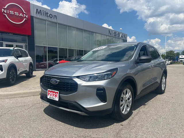 2023 Ford Escape Active with only 50,000 km -  Clean Title