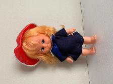 POUPÉE NEUVE MOBILE 8' DE HAUT AVEC SA ROBE SON CHAPEAU: $5.00 - Photo 2