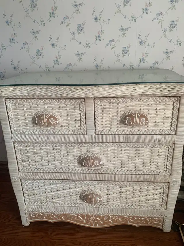 MOVING SALE - VARIOUS FURNITURE ITEMS
