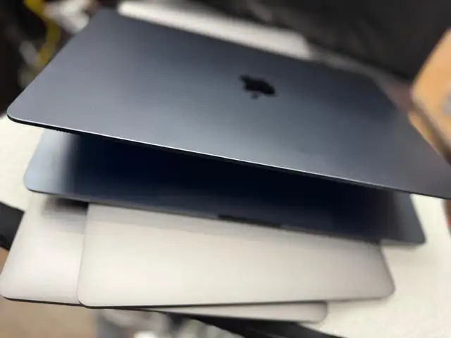 Apple MacBook Pro 15' (2019) - 16/500, i7 8th Gen.