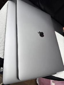 Apple MacBook Pro 15' (2019) - 16/500, i7 8th Gen. - Photo 5