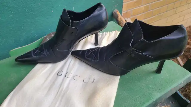 Gucci womens ankle boots/2 sets