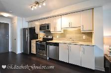 33 BAY STREET - PINNACLE CENTRE - 1 BEDROOM W/1-PARKING INCLUDED - Photo 2