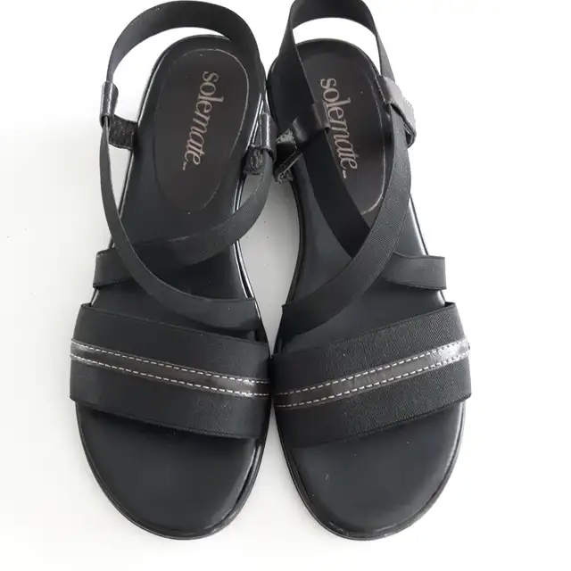 SANDALES NEUVES SOLEMATE GR 37 FEM, TALON 1.5 DE HAUT: $10.00
