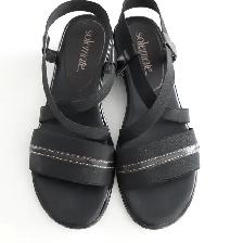 SANDALES NEUVES SOLEMATE GR 37 FEM, TALON 1.5 DE HAUT: $10.00