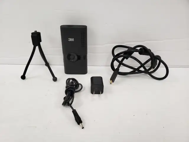 (B774) 3M MPRO120 Projector