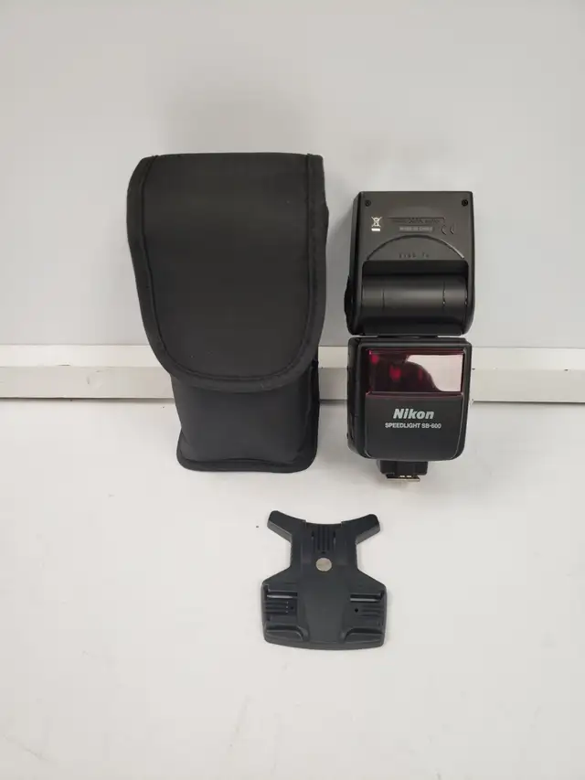 (B313) Nikon SB-600 Flash