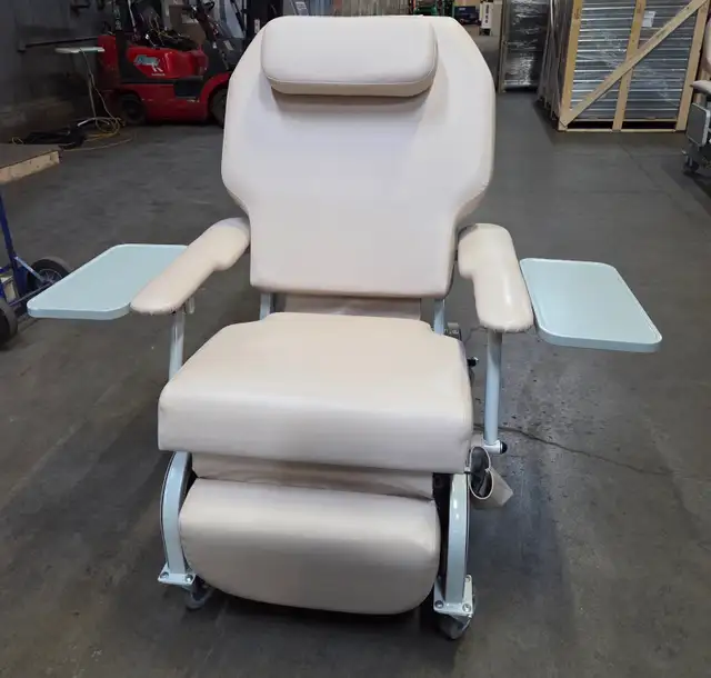 Lumex Homecare Remote Recliner 700lbs Capacity