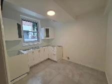 4 ½ spacieux - 2 chambres fermées & cuisine rénovée - Snowdon - Photo 8
