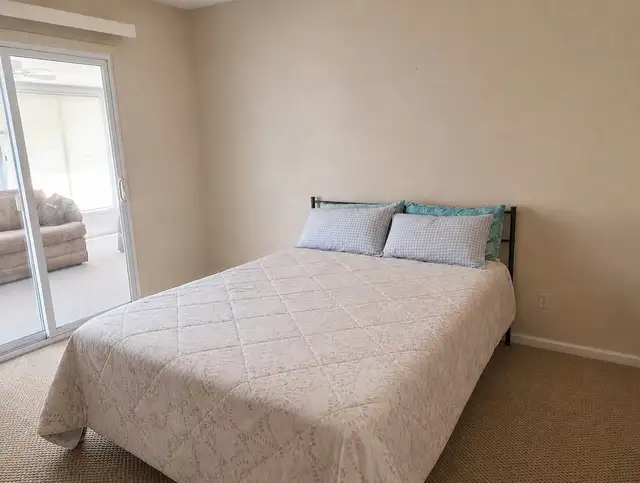 Spacious 3 BR house in Sherwood Area, Near Lampton mall, Sarnia