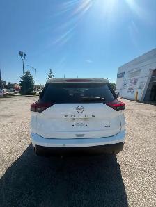 2024 Nissan Rogue S AWD | Clean Carfax | Factory Warranty - Photo 3