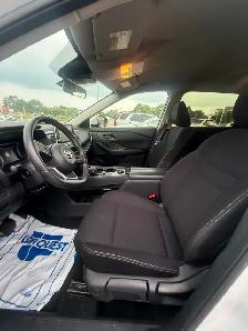 2024 Nissan Rogue S AWD | Clean Carfax | Factory Warranty - Photo 4