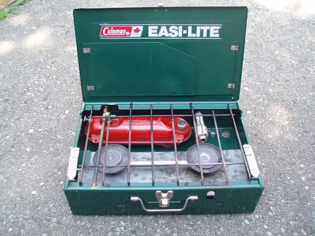 COLEMAN CAMP STOVE ( NAPTHA - CAMP FUEL )