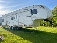 2008 Keystone Laredo - 33’ bunk model