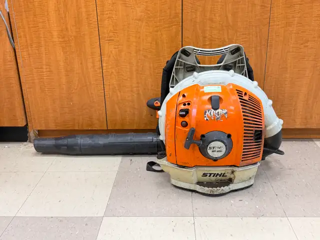 Stihl BR600 Backpack Leaf Blower With Warranty $449