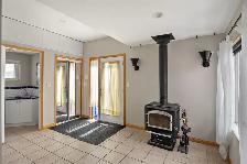 SPACIOUS NEW LISTING! 286 Eugenie St - Photo 8