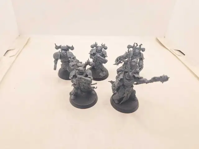 Warhammer 40k Chaos Space Marine Unpainted Chosen Squad