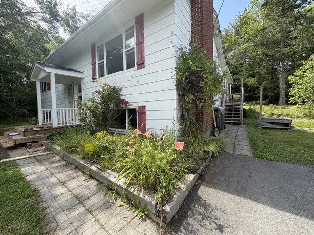 26-078 Bright and spacious upper flat in Tantallon