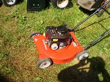 MURRAY  4,50HP  push  gas   Lawnmower. - Photo 3