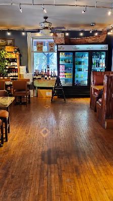 Servers Needed for Lake front Restaurant - Photo 4