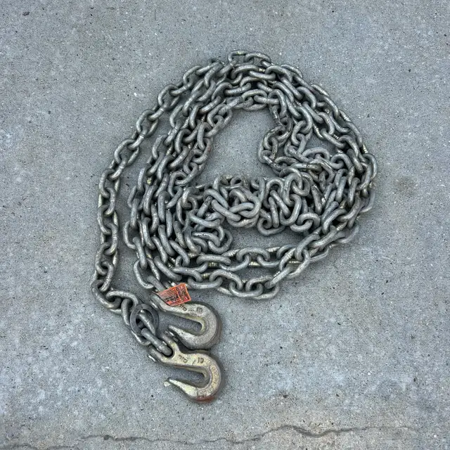 Laclede 3/8in. x 20ft Grade 70 Transport Chain with Grab Hooks