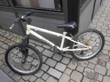 1-BICYCLETTE 20 POUCES POUR ENFANTS DE MARQUE TWENTY GLOW 7 VIT. - Photo 3