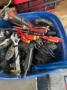 large lot of assorted Hand and electrical tools - Photo 3