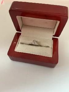 bague en or 10k avec diamants