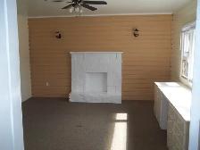 THREE BEDROOM HOME WITH GARAGE - Photo 10