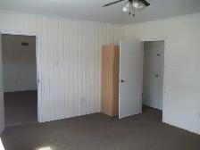 THREE BEDROOM HOME WITH GARAGE - Photo 11