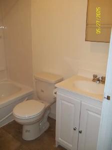 THREE BEDROOM HOME WITH GARAGE - Photo 16