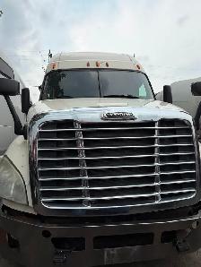 USED FREIGHTLINER CASCADIA FOR SALE Excellent Condition • - Photo 2