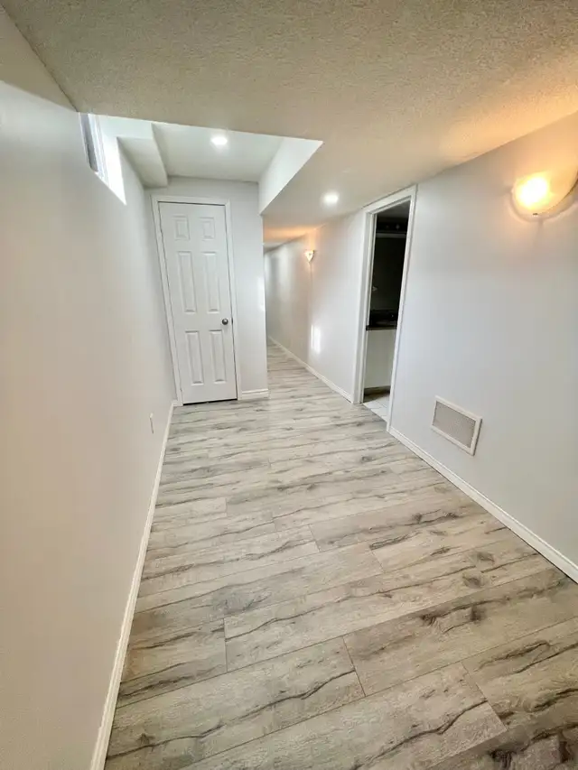 1 bedroom Basement for Rent by Winston Churchill & Hwy 403.