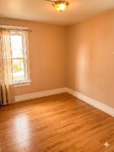 (Downtown) Private ROOM, Furnished @ 2-Bedroom Apartment,Quiet!
