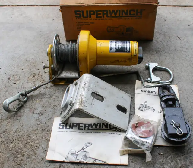 3000LB ELECTRIC SUPER WINCHAS PICTURED