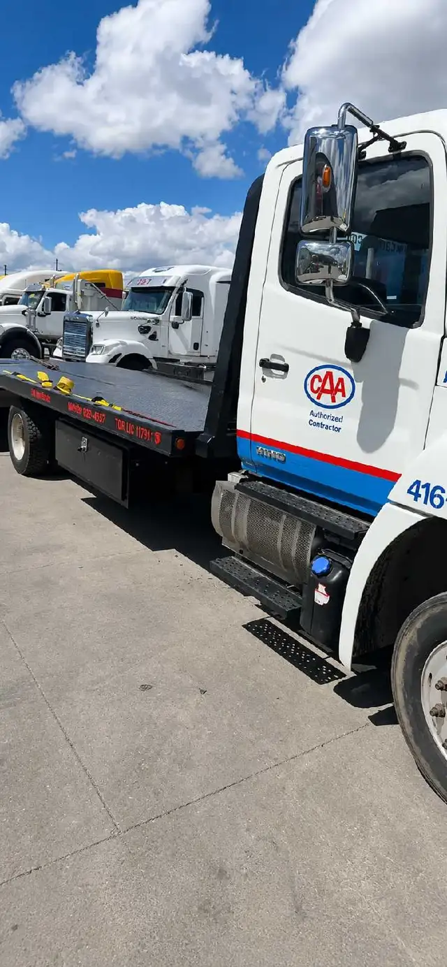 NOW HIRING – TOW TRUCK DRIVERS