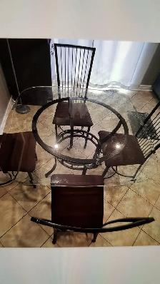 Dining table for sale
