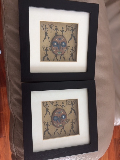2BEAUX CADRES NEUFS VITRÉS 6'x6' MOTIFS AFRICAINS: $15.00 CHAQUE