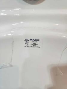 NEW MAAX Whirlpool Tub WITH ELECTRONIC CONTROLS $900 - Photo 3