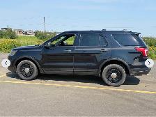 2019 Explorer AWD Mint & Low-KMs ⭐Just $8000 OBO⭐ - Photo 2