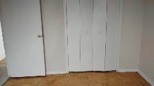 Spacious 1 and 2 Bedroom Apartments close to TTC, shops and groc - Photo 10