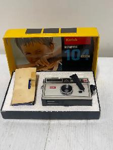Kodak Instamatic 104 Color Outfit camera