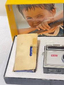 Kodak Instamatic 104 Color Outfit camera - Photo 2
